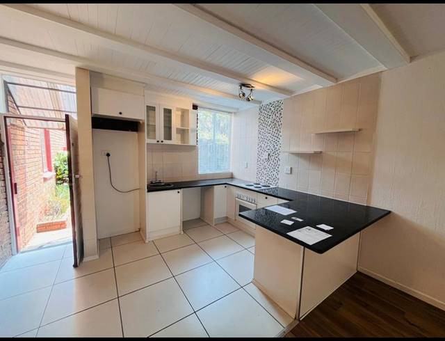 2 BEDROOM TOWNHOUSE FOR SALE IN THE HILL